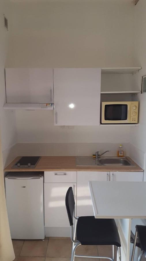 Studio 2 Personnes Vue Marais Salant Parking Et Terrasse Proche Commodite Hyères المظهر الخارجي الصورة